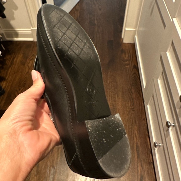 Chanel tab moccasin loafer (size 39). Excellent condition. - Picture 2 of 4
